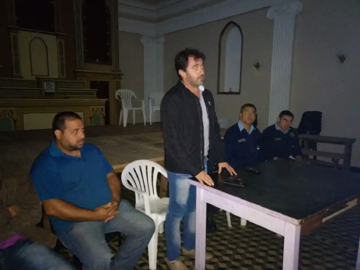 Laspiur: intendente y vecinos se reunieron tras la violación de la joven de 24 años