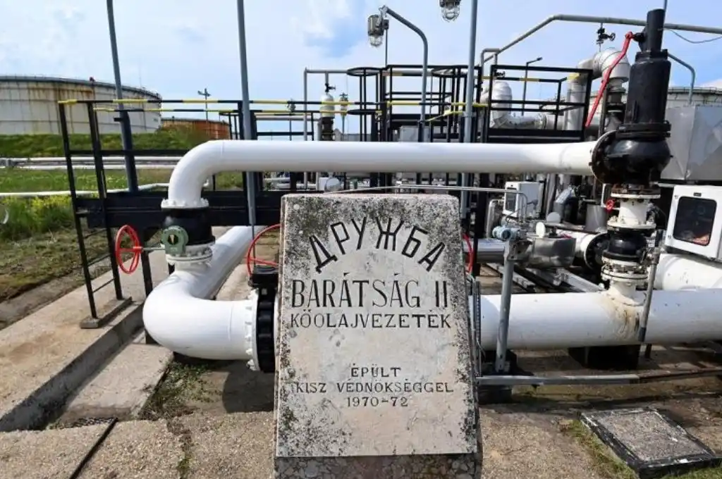 A partir de este lunes, Rusia no podrá exportar a Europa petróleo transportado por mar