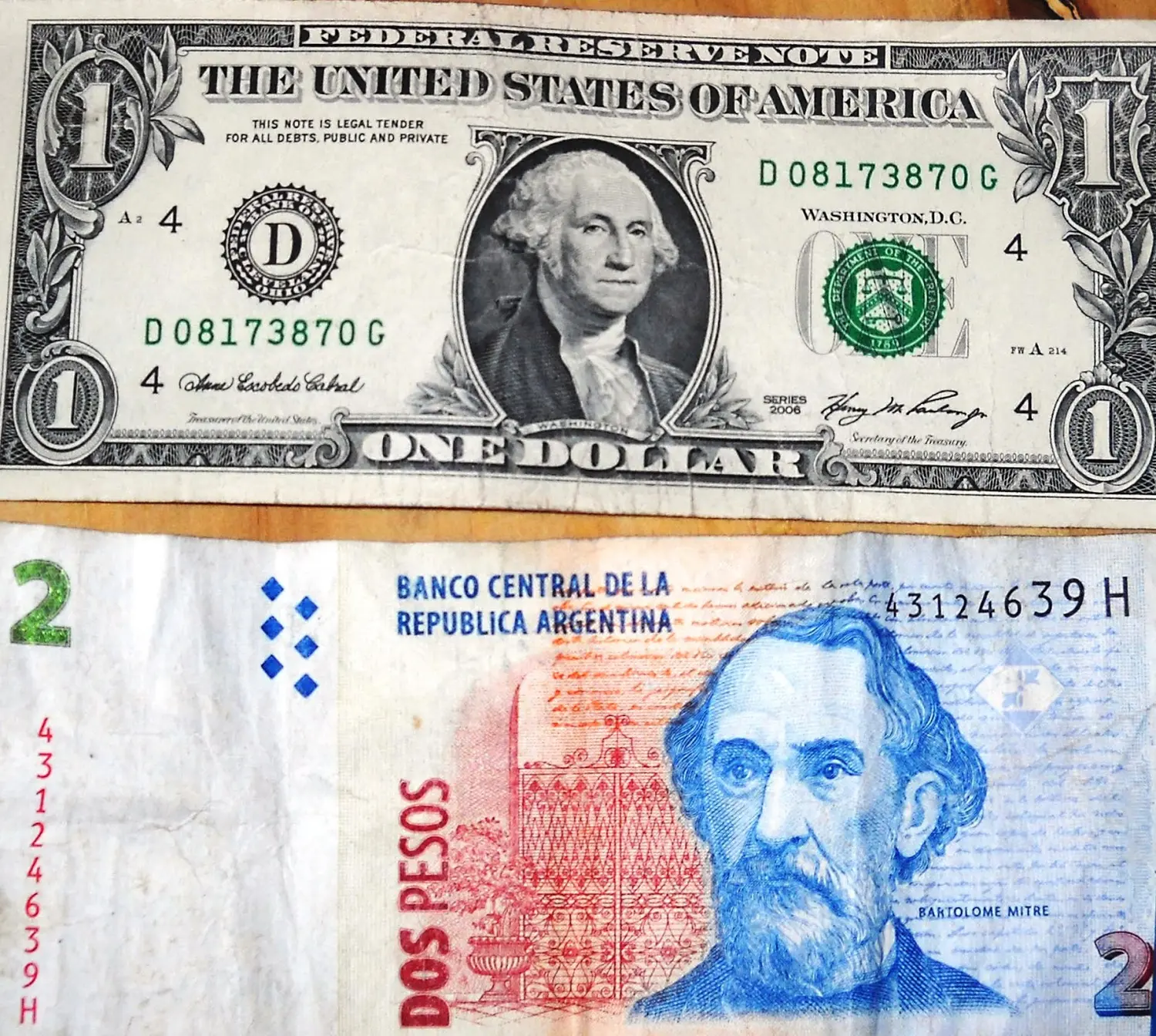 Cotización del dólar: Subió el oficial y bajó el blue