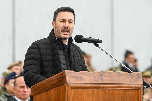 Petri encabezó aniversario del bautismo de fuego de la Fuerza Aérea y destacó la adquisición de aviones de combate