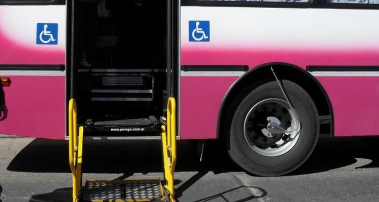 Colocarán rampa para discapacitados en el colectivo que va a Río Tala