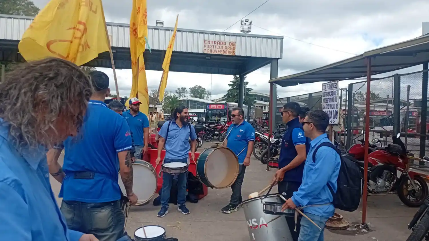 Protesta de choferes de la línea 60 en Ingeniero Maschwitz: qué reclaman y cómo afecta al servicio hoy viernes 21