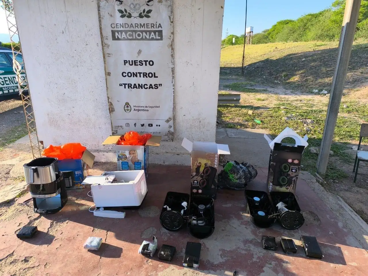 El propietario de los artículos quedó detenido.