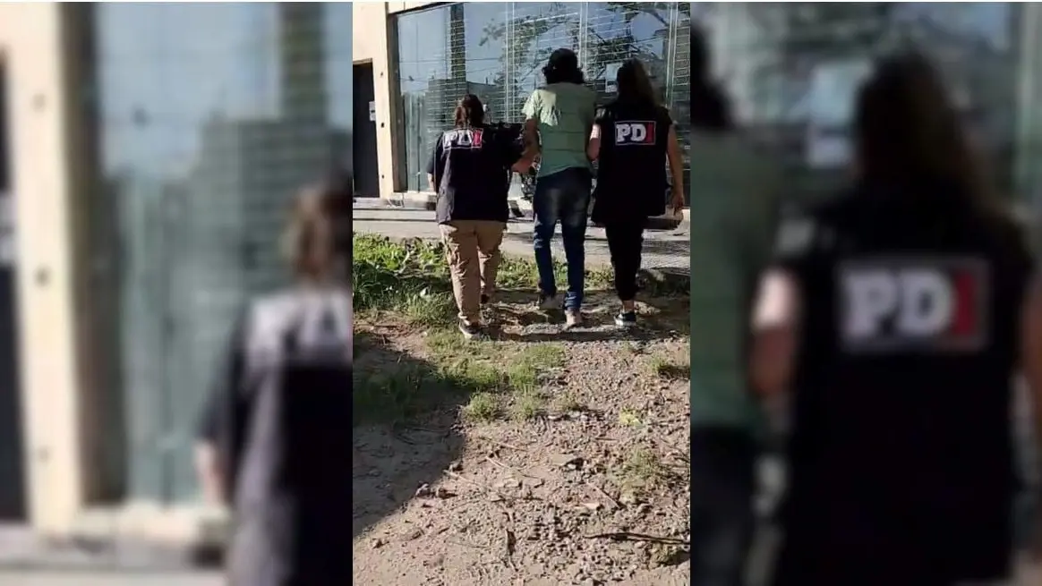 El momento en que el acusado es detenido. Foto: Gentileza