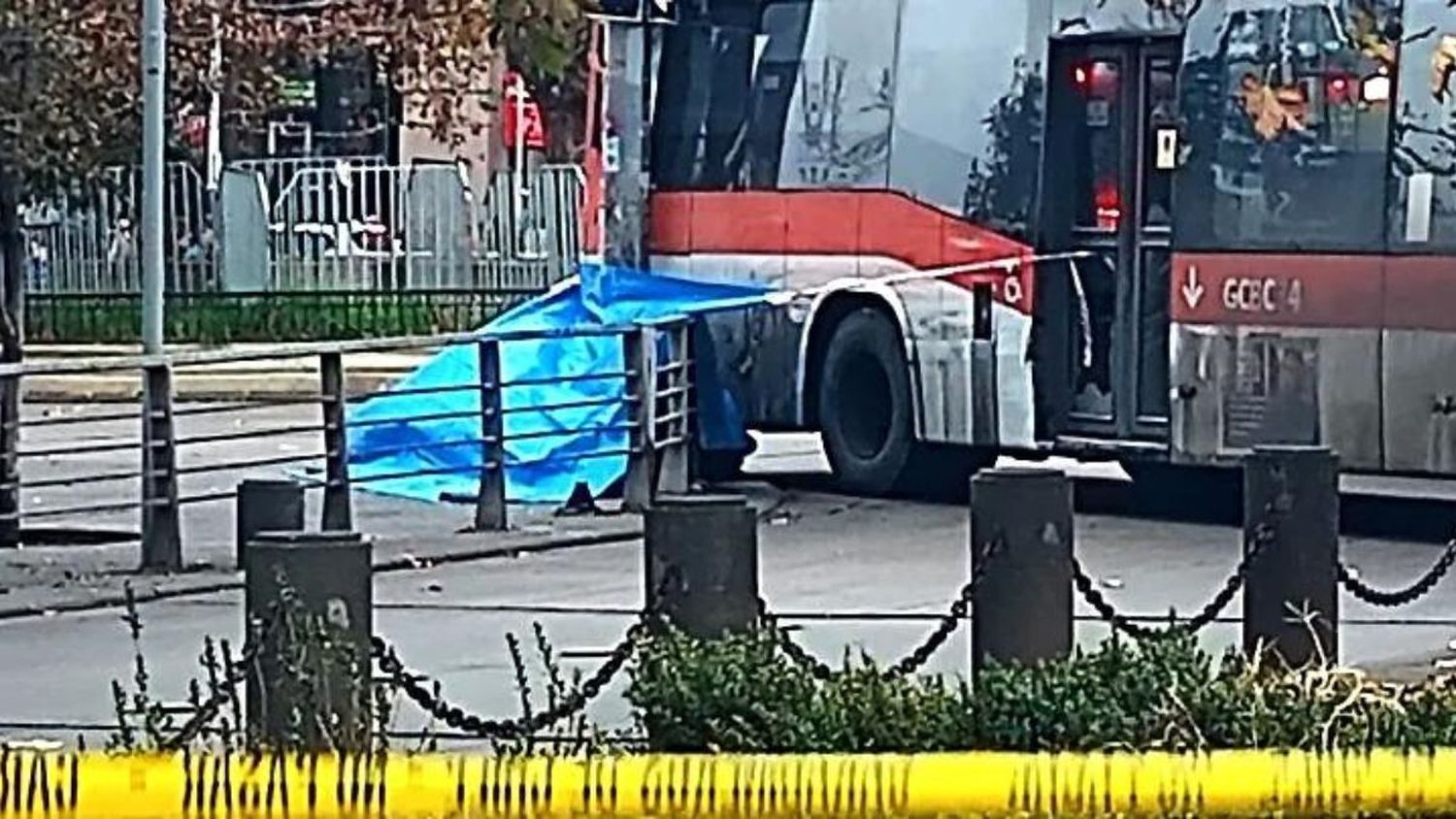 ¡UNA PROTESTA TERMINÓ EN TRAGEDIA! Venezolana pierde la vida en Chile: fue atropellada por un bus