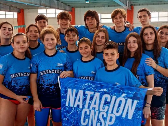 Natación: el plantel de federados de Náutico compitió en Gualeguaychú