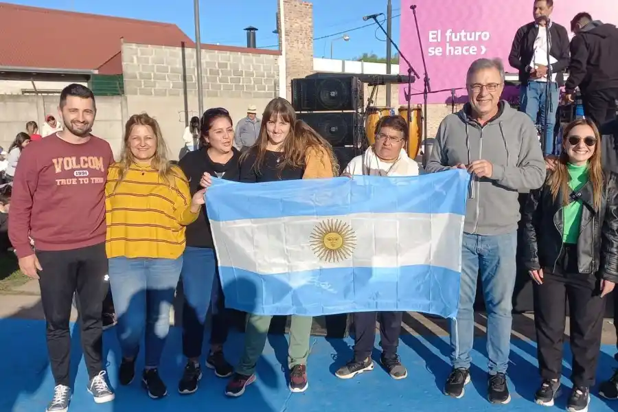 Luis Castellano en el festejo de Barrio Antárdida