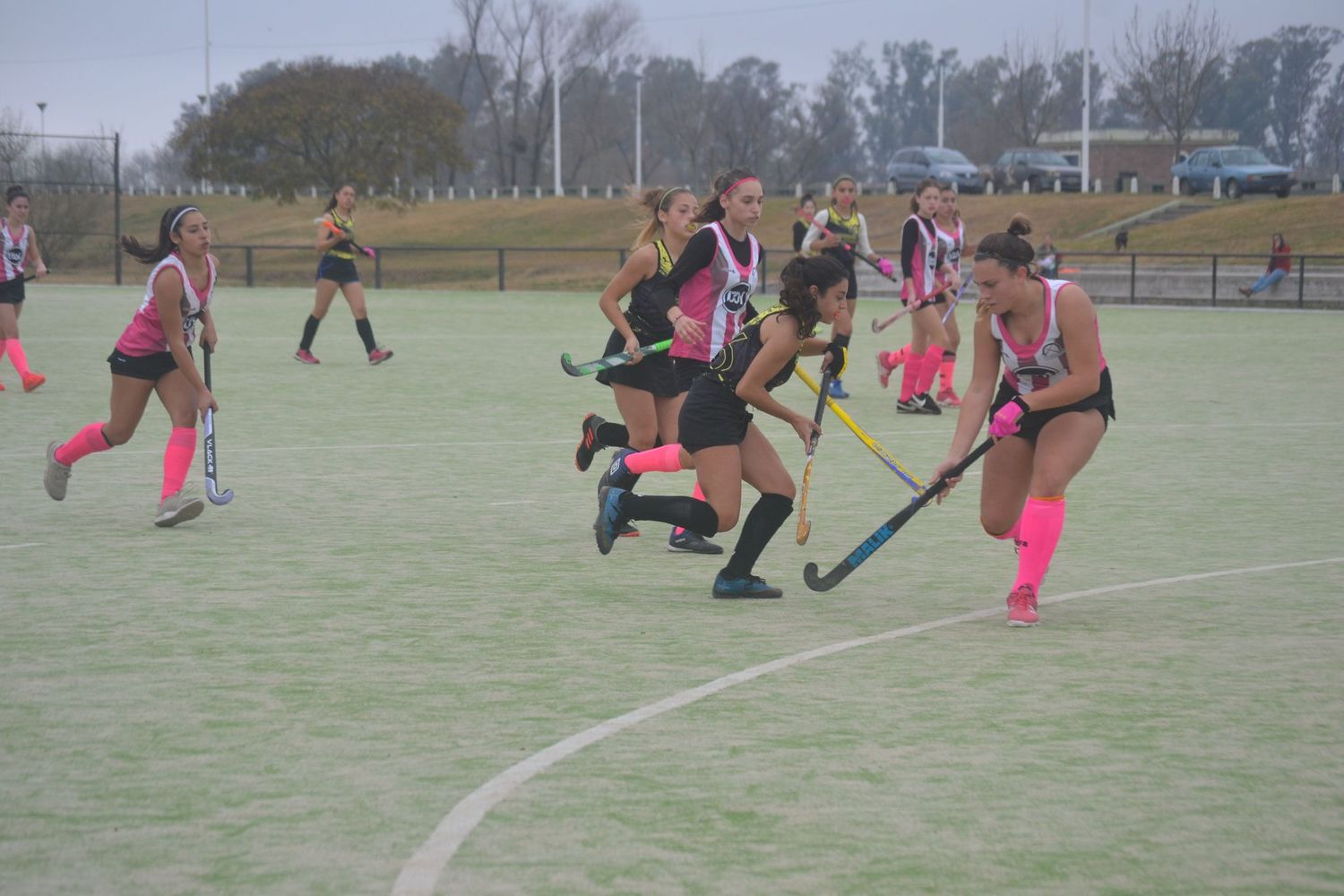 Ayer hubo partidos del torneo de hockey sobre césped en diferentes categorías. El cierre de la 7a. fecha es imperdible con tres atractivos partidos de Primera, tanto en masculino como en femenino.