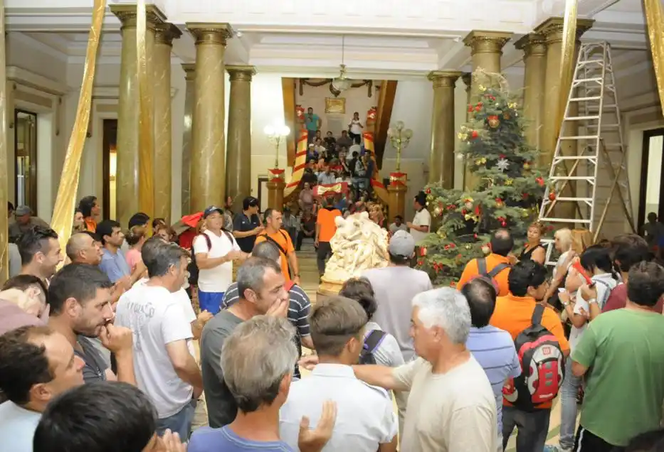 Municipales advirtieron que extenderán el paro si no se alcanza un acuerdo