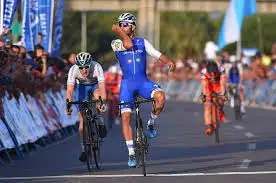 El colombiano Gaviria  se llevó la primera etapa