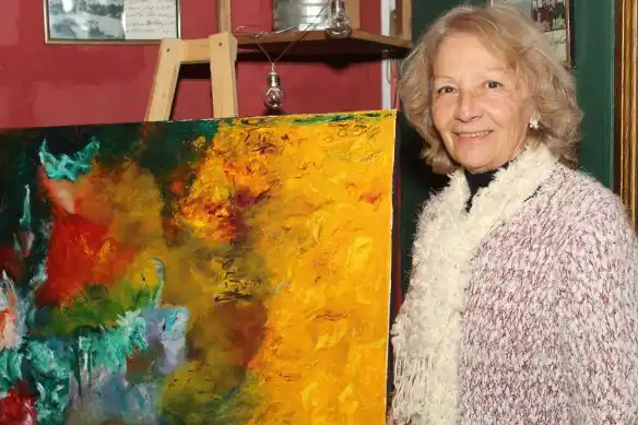 El color es el predominante en las pinturas de Ana Pons