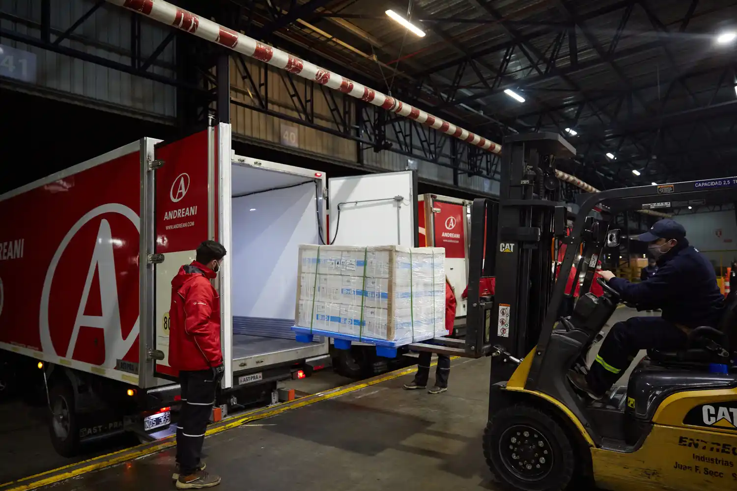 Distribuyen hasta el miércoles más de 1,4 millones de dosis de vacunas