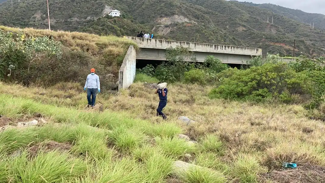OTRO HOMICIDIO: matan de una pedrada en la cabeza a mecánico desaparecido en Vargas
