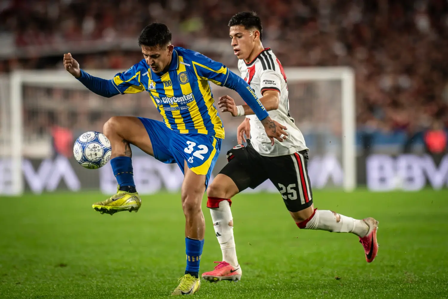 Central dio un golpe Monumental, le ganó a River y Almirón ganó crédito para seguir
