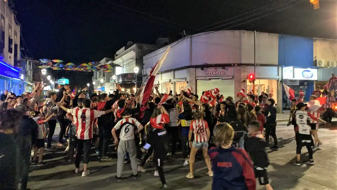 Paraná Campeón: vencía 2 a 0 a Mitre cuando el árbitro decidió suspender el encuentro, el “rojo” descendió