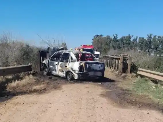 Tragedia en Gualeguaychú: un hombre murió calcinado tras chocar contra un puente