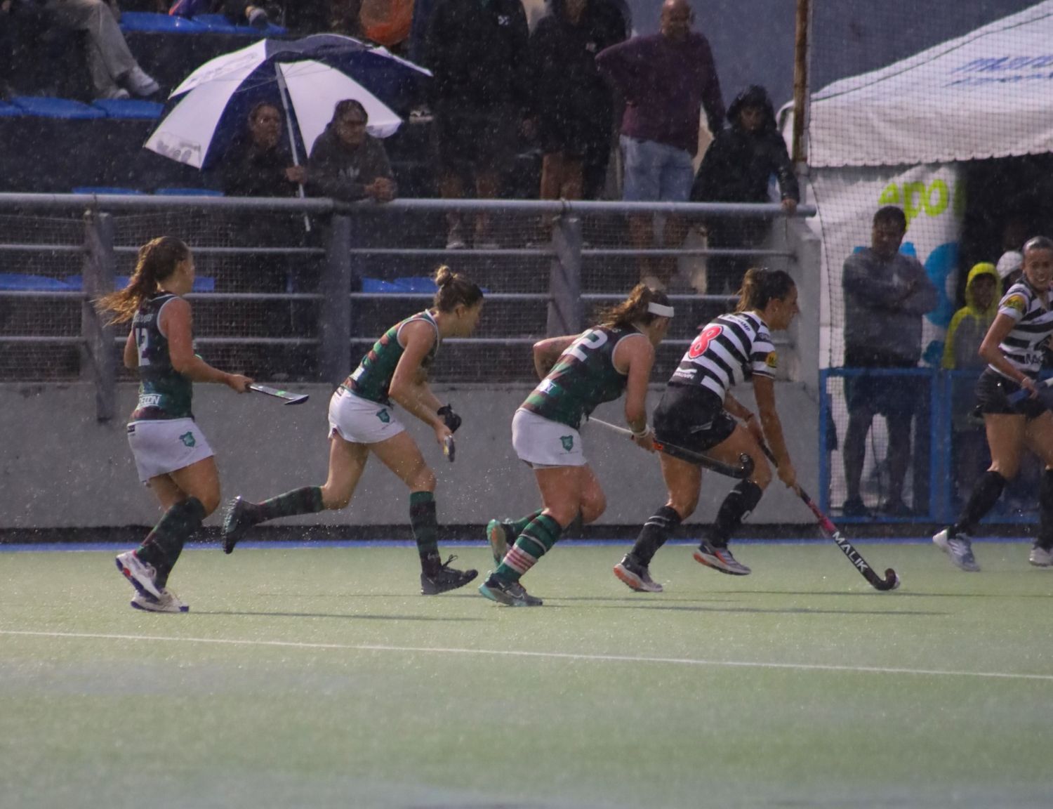 La final del hockey local se suspendió por lluvia y terminará el lunes
