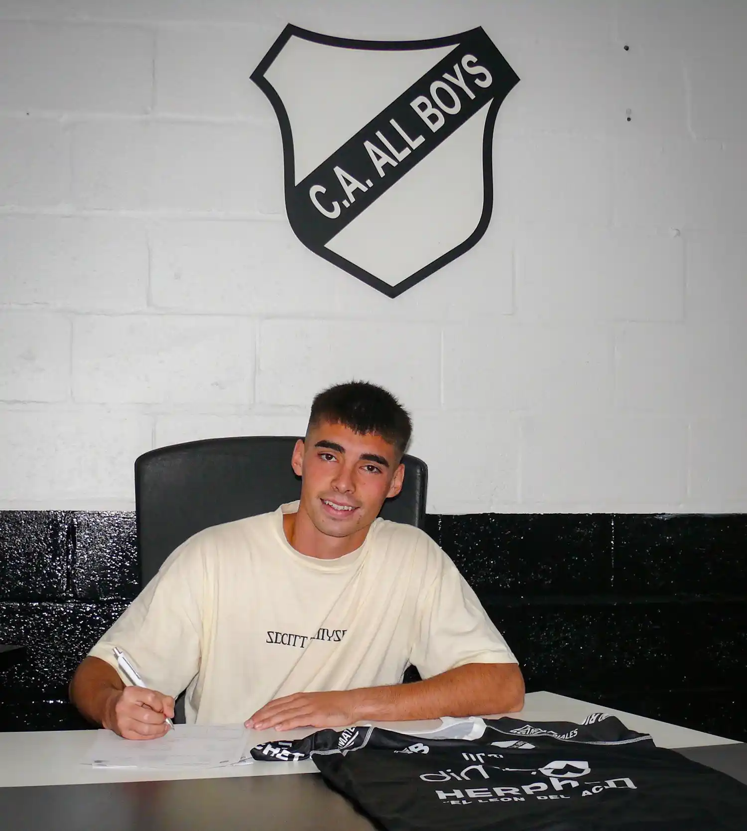 FOTO PRENSA ALL BOYS Lukas Ramil.
