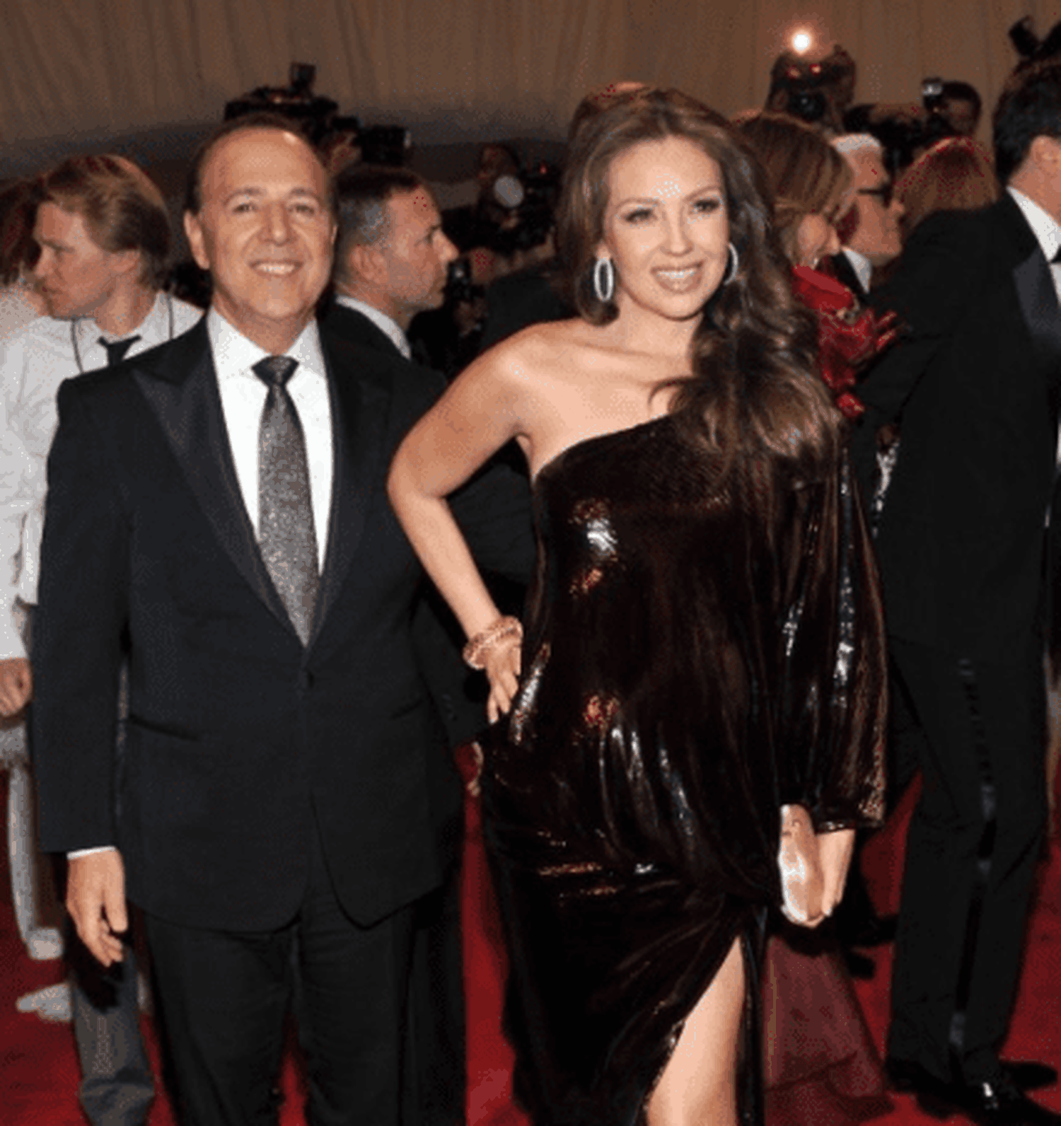 Thalía y su esposo, Tommy Mottola. Foto AFP