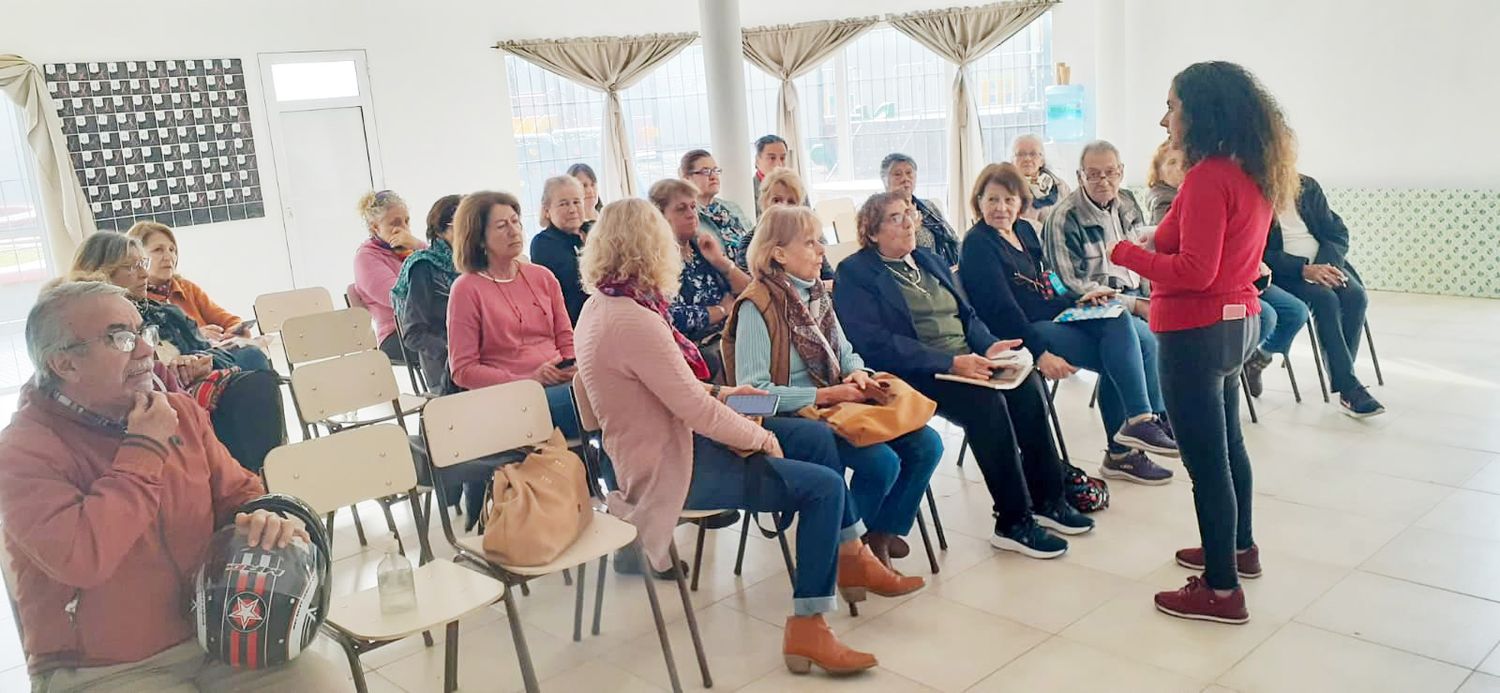 Taller de iniciación “Descubriendo tu celular para la tercera edad”