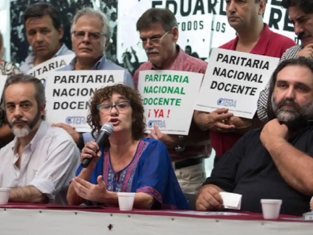 La Ctera calcula que el aumento a docentes tendría que ser del 45 al 50%