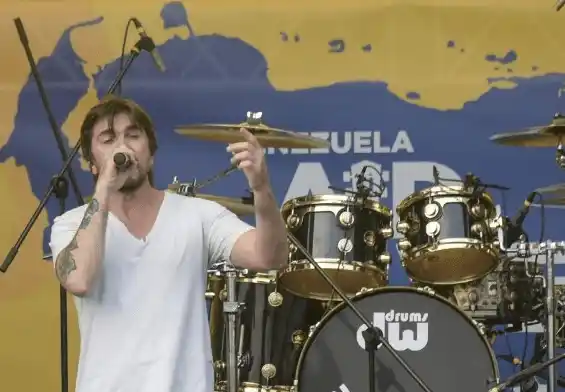 Diosdado le recordó a Juanes su participación en el concierto de la frontera. Foto AFP