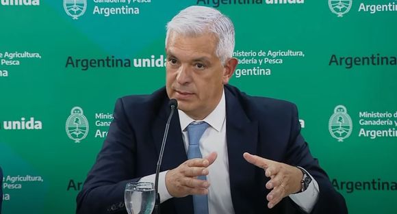 Domínguez desmintió al presidente: descartó una suba de las retenciones