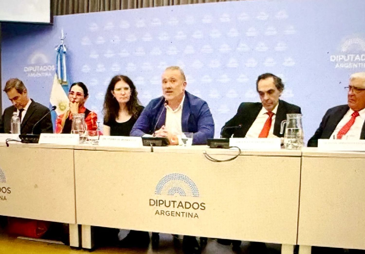 Constitucionalistas y Diputados de diversas fracciones políticas se pronuncian