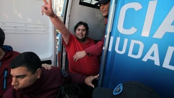 Néstor Segovia sufrió un cuadro de hipertensión y fue trasladado al hospital