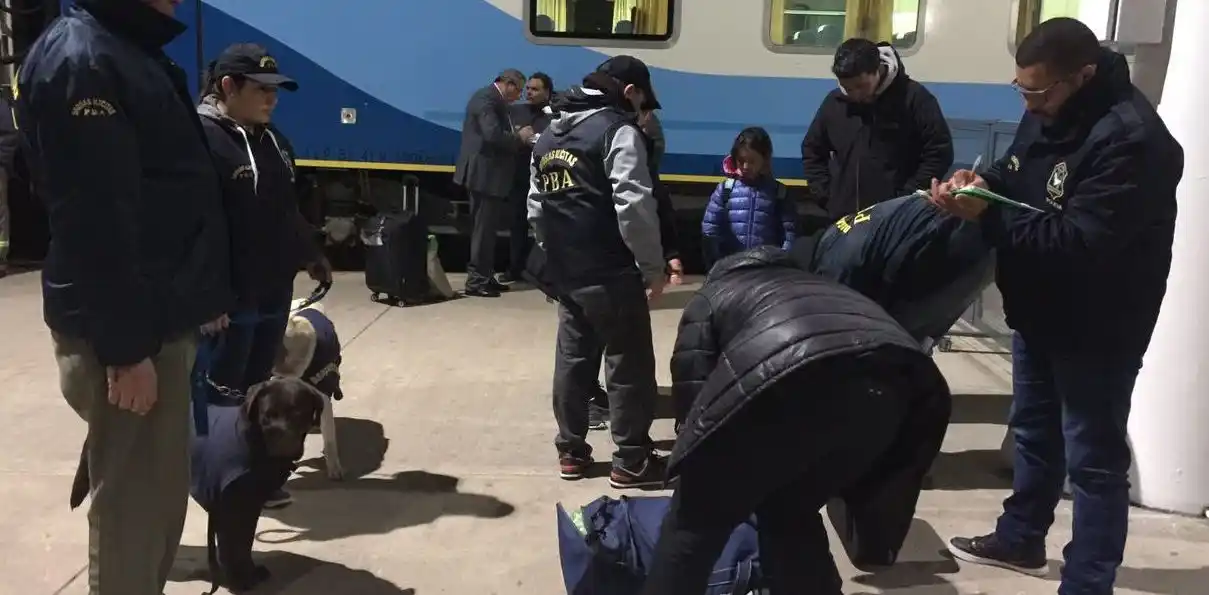 Le secuestraron marihuana a pasajeros en la Estación Ferroautomotra