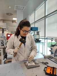 Florencia Jerez, la ingeniera de la Unicen que crea pilas a base de yerba usada