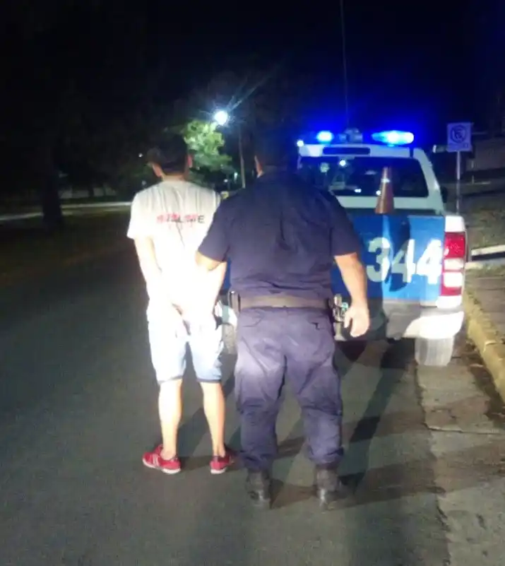 Conducía alcoholizado generando disturbios