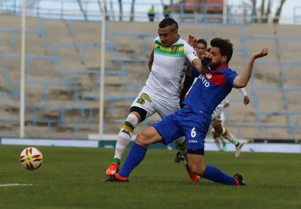 Tigre madrugó al “Tiburón”