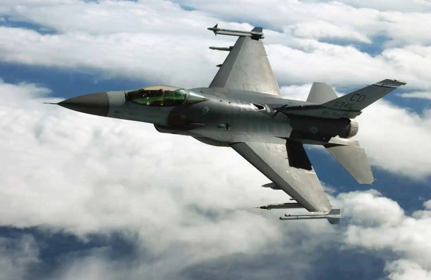 Estados Unidos desplegará aviones de combate en Colombia