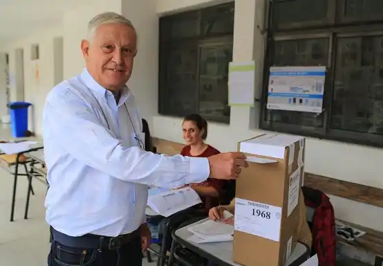 Maradey votó como precandidato a Senador provincial