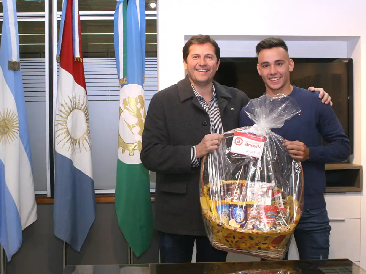 Arroyito: Schott fue reconocido por el intendente Cravero