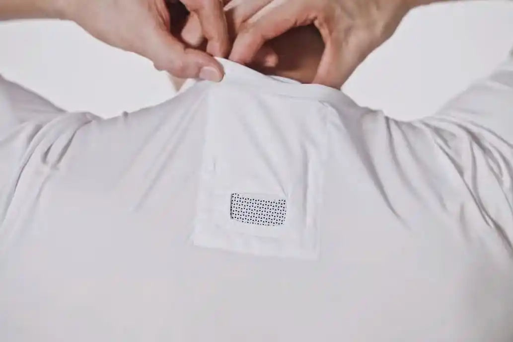 Camiseta con aire acondicionado 