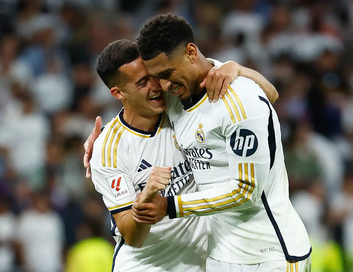 Real Madrid se llevó el clásico y acaricia el título