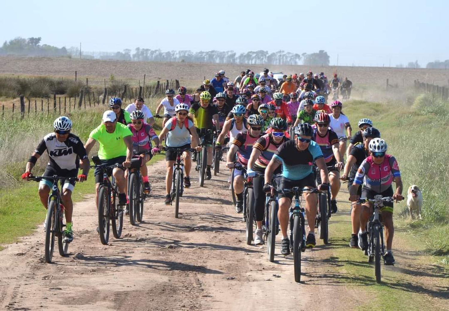 Exitoso enccuentro con buena participación de ciclistas.