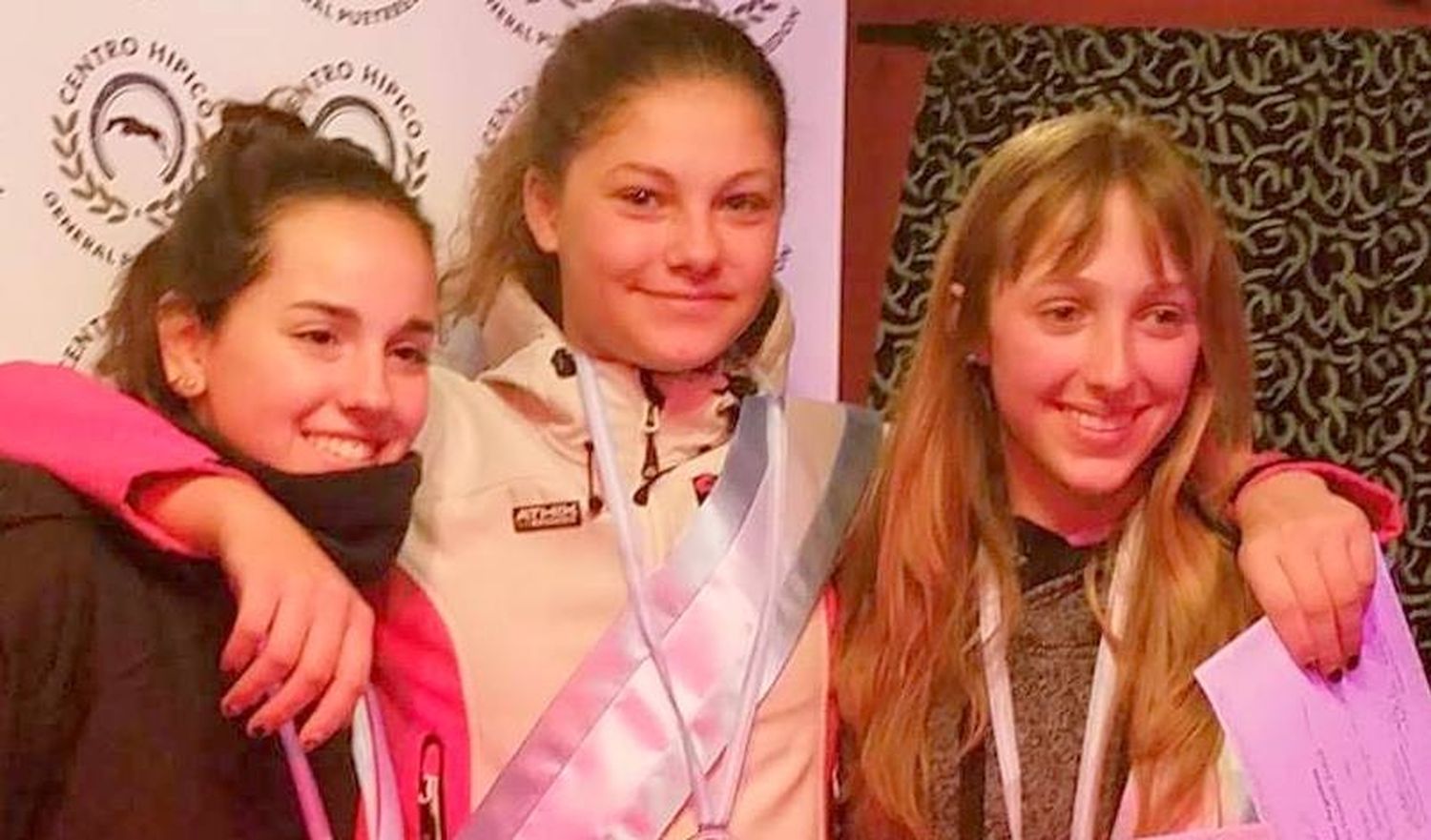 Triple clasificación al Torneo Federal de saltos en Córdoba