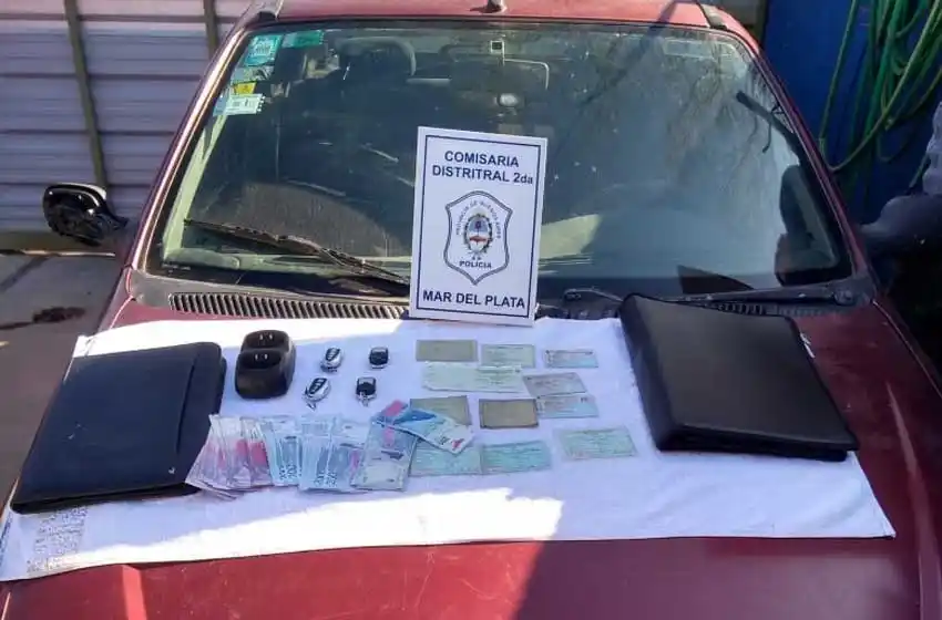 Detuvieron a un hombre por robar 150 mil pesos de una camioneta