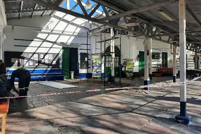 Continúan los trabajos de recuperación en la vieja estación del ferrocarril