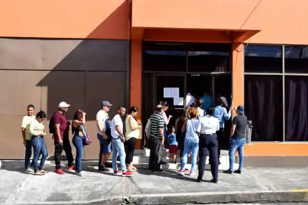 VARADOS EN TRINIDAD Y TOBAGO: más de 100 venezolanos que iban a ser repatriados