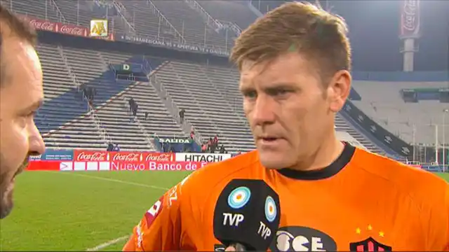 Bértoli dijo que si Macri le patea un penal, “no llega al arco”