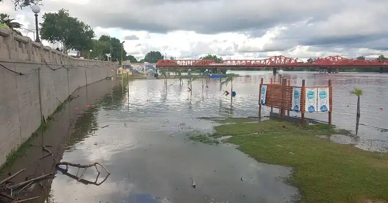 La lluvia volvió a inundar algunas zonas de la ciudad, pero hasta ahora no hay evacuados