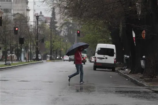 Feriado con alerta por tormentas fuertes y granizo en la Provincia