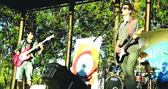 Spinetta x Madreperla en el primer Escenario Abierto