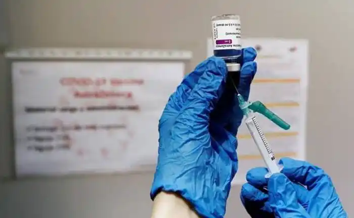 ¿Cuál es la efectividad de la primera dosis de las vacunas de Pfizer y Moderna?