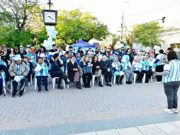 Adultos mayores compartieron un 
encuentro de baile y concientización