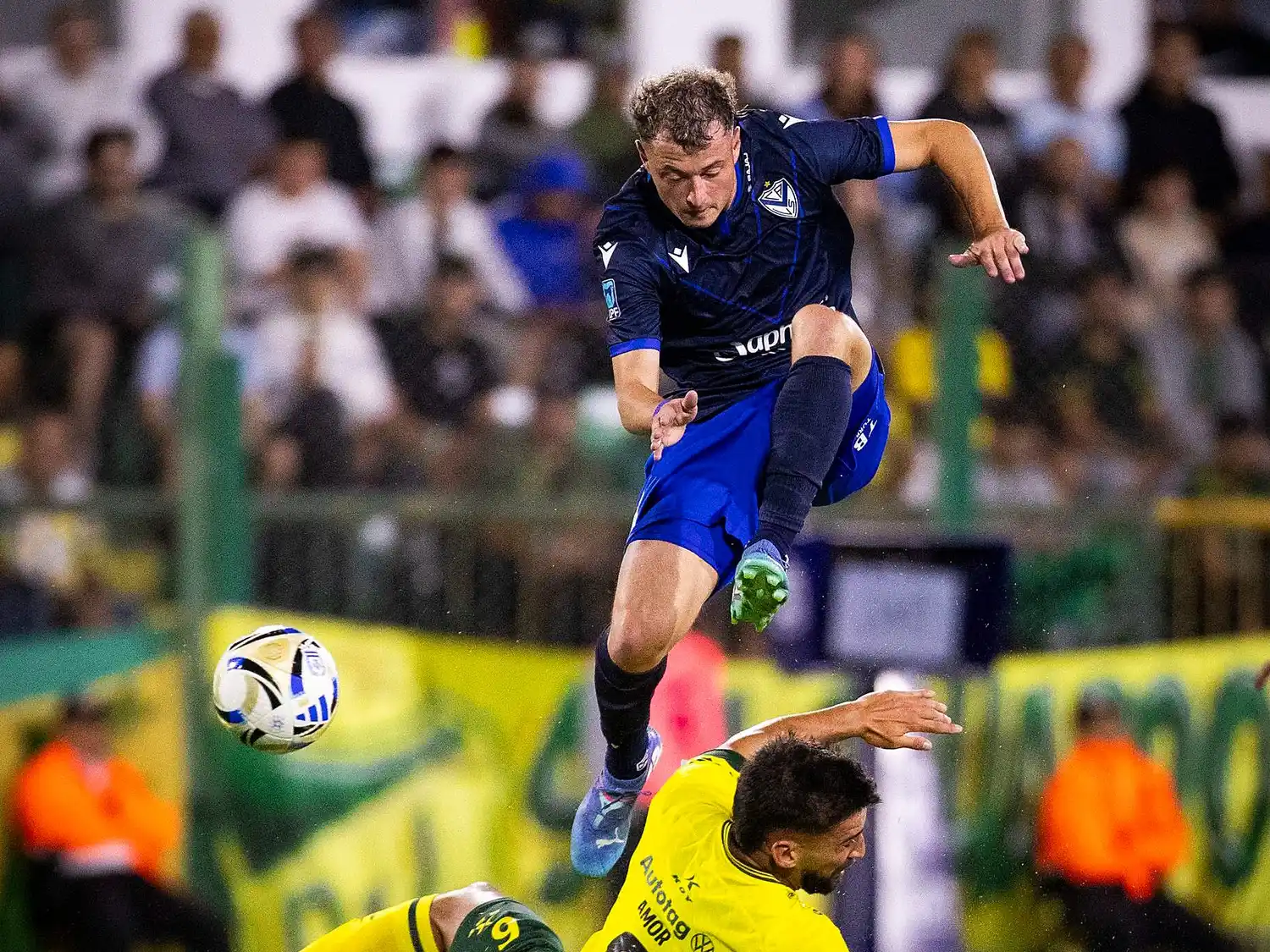 Vélez rescató un empate
